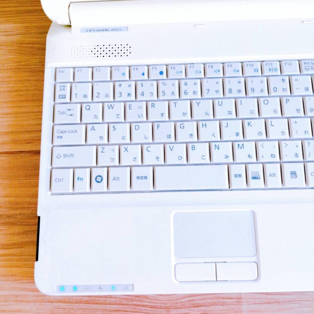 【美品】爆速SSD✨パールホワイト✨初心者おすすめ✨設定済PC✨富士通【Go5】