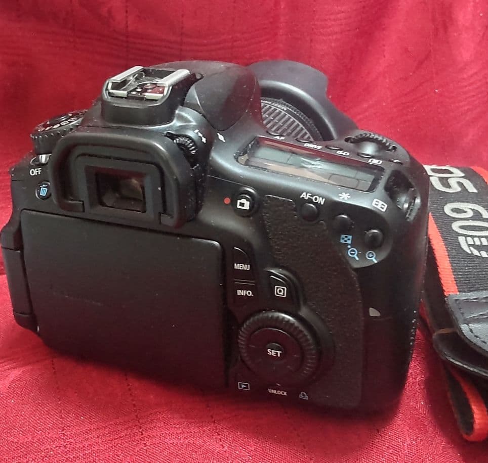 Canon EOS 60D デジタル一眼レフカメラ＜美品/動作確認済＞＋レンズ付