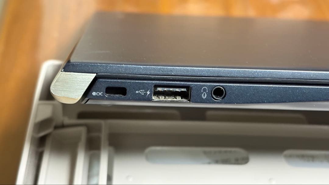 東芝 dynabook U63 13.3インチ　モバイルノートPC