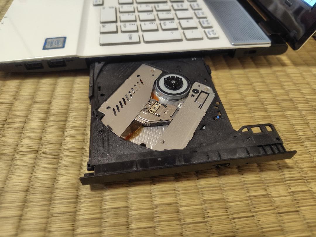 NEC LAVIE バッテリー良好 ブルーレイドライブ 外付けキーボード付