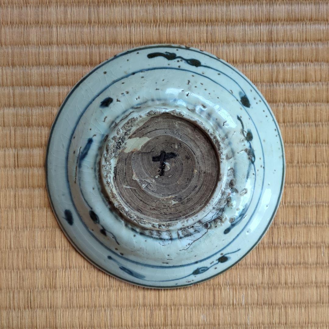 青い花と動物の陶器平皿　呉須手　皿　骨董品　古美術