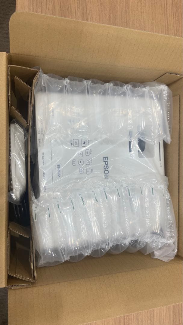 EPSON EB-FH52プロジェクター本体（業務用ハイスペック）