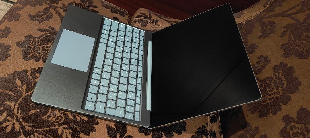 Microsoft Surface Laptop Go（第1世代）