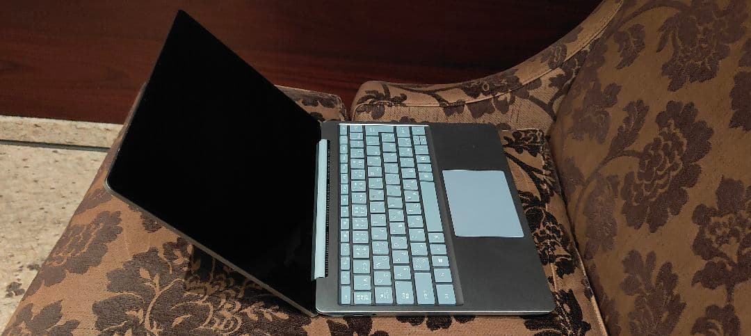Microsoft Surface Laptop Go（第1世代）