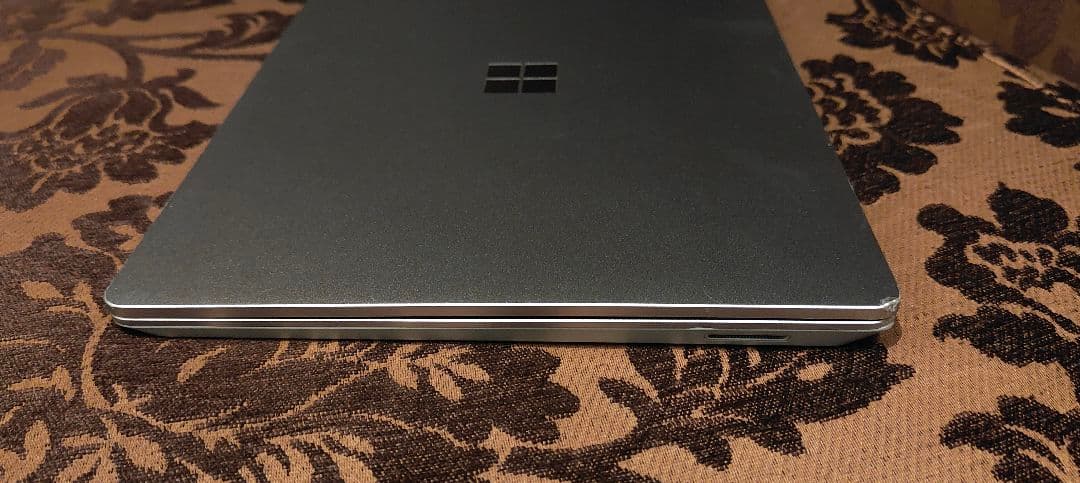 Microsoft Surface Laptop Go（第1世代）