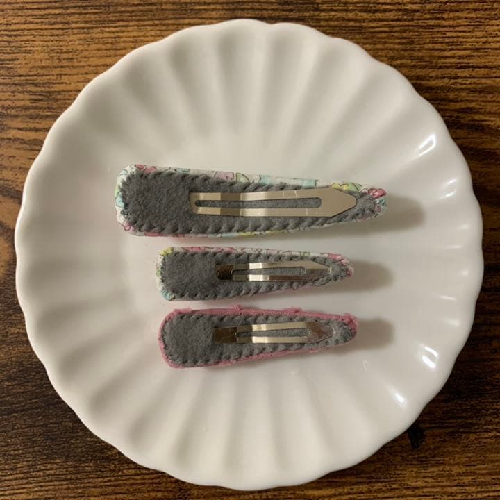 【77】リバティプリント使用　ハンドメイド　パッチンピン　ヘアピン　3個セット