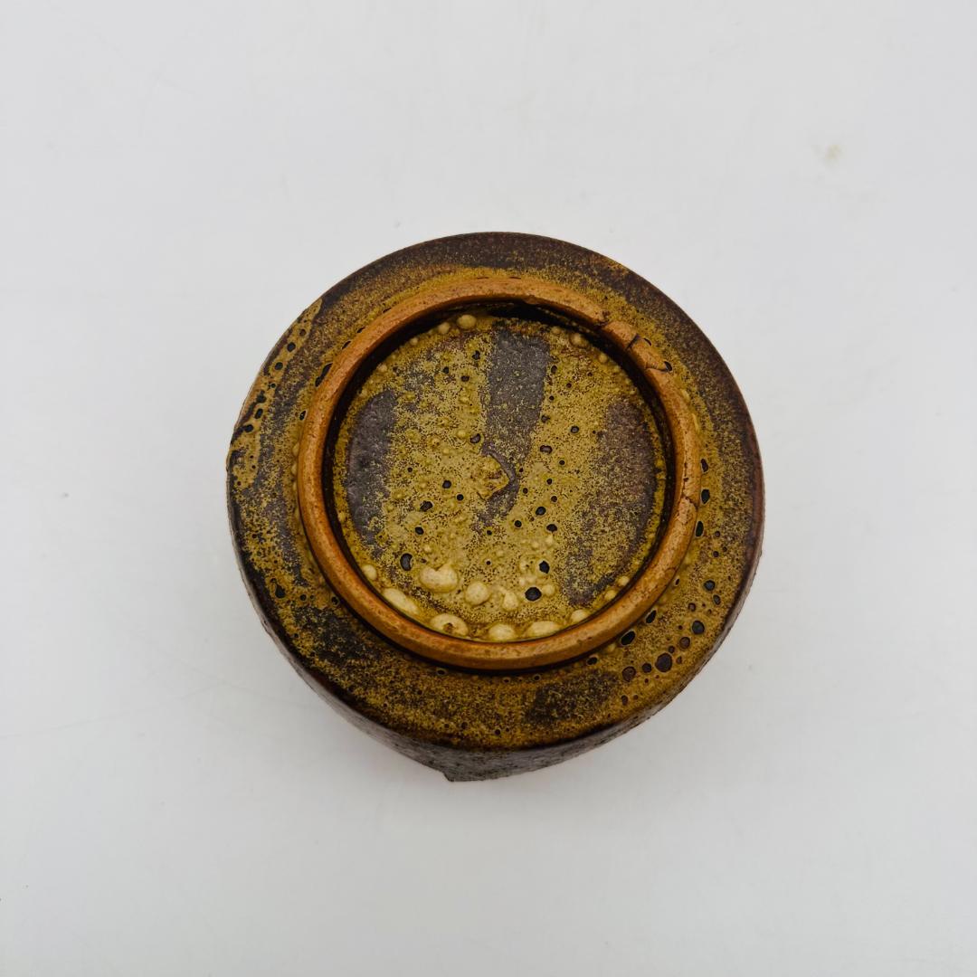 T京焼　茶道具　茶器　切合せ茶碗　座り招き寅(白)