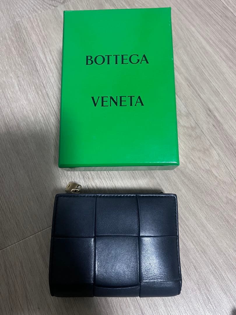 BOTTEGA VENETA カセット スモール 二つ折りウォレット　ブラッグ
