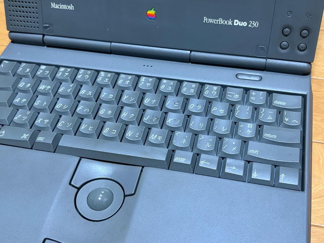 Macデスクトップ Macintosh Duo Dock & Powerbook Duo230