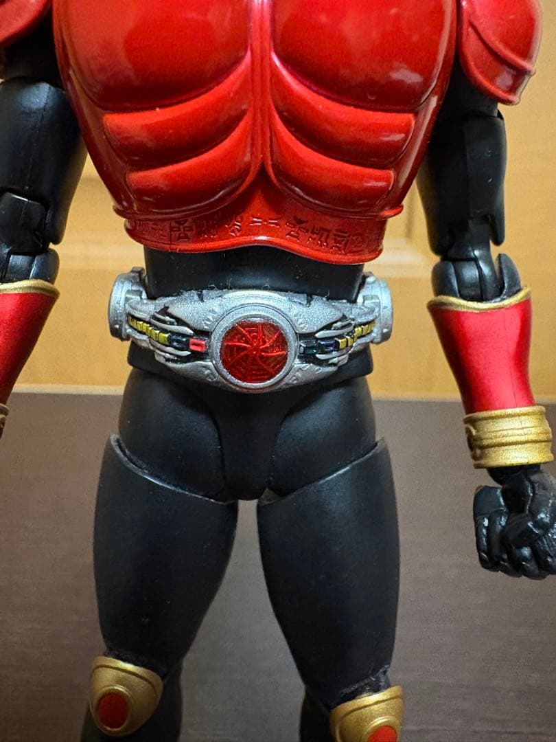 フィギュアーツ　真骨彫　仮面ライダークウガ　マイティフォーム