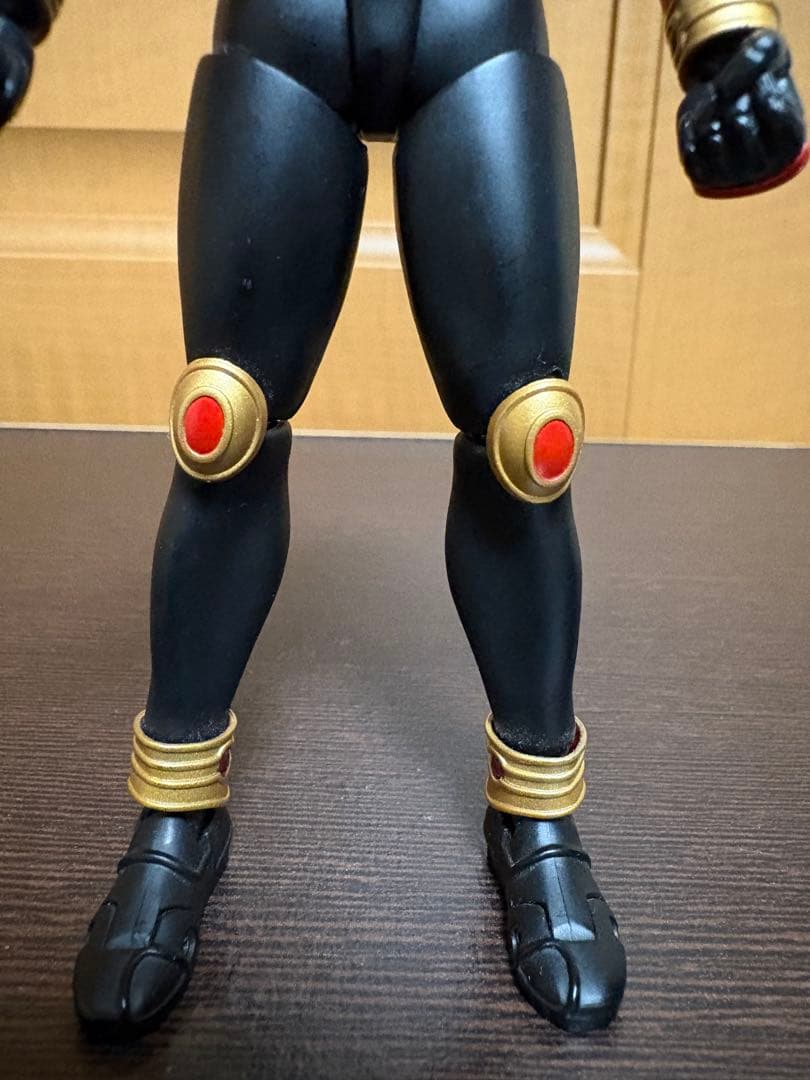 フィギュアーツ　真骨彫　仮面ライダークウガ　マイティフォーム