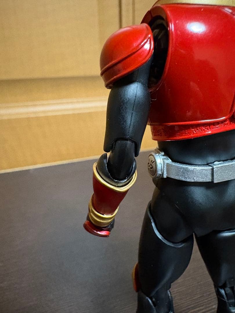 フィギュアーツ　真骨彫　仮面ライダークウガ　マイティフォーム