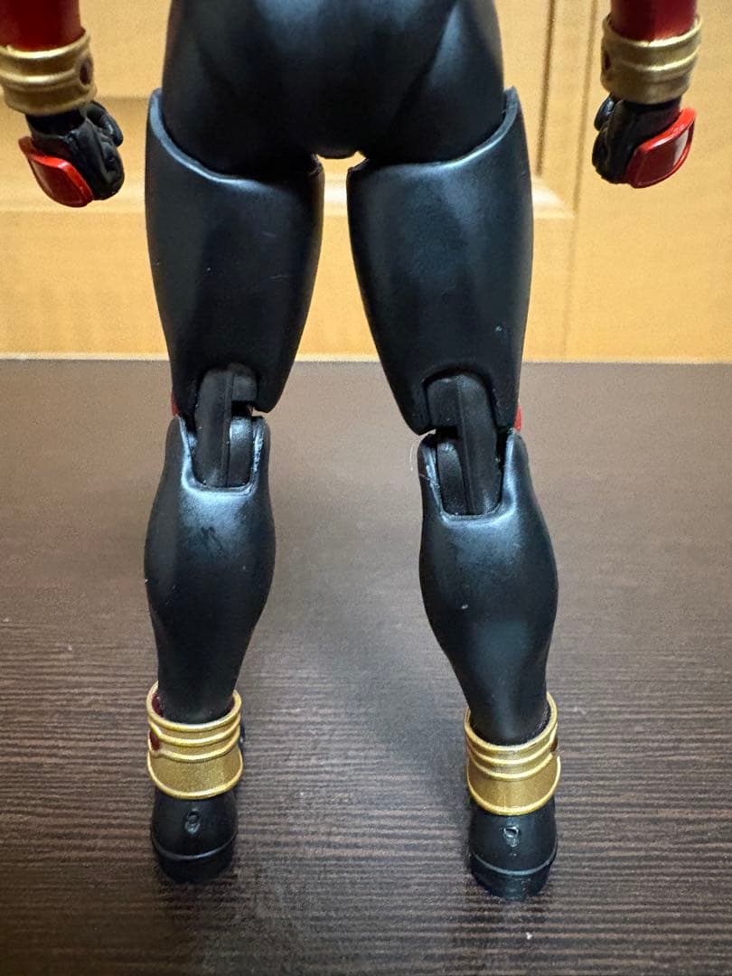 フィギュアーツ　真骨彫　仮面ライダークウガ　マイティフォーム