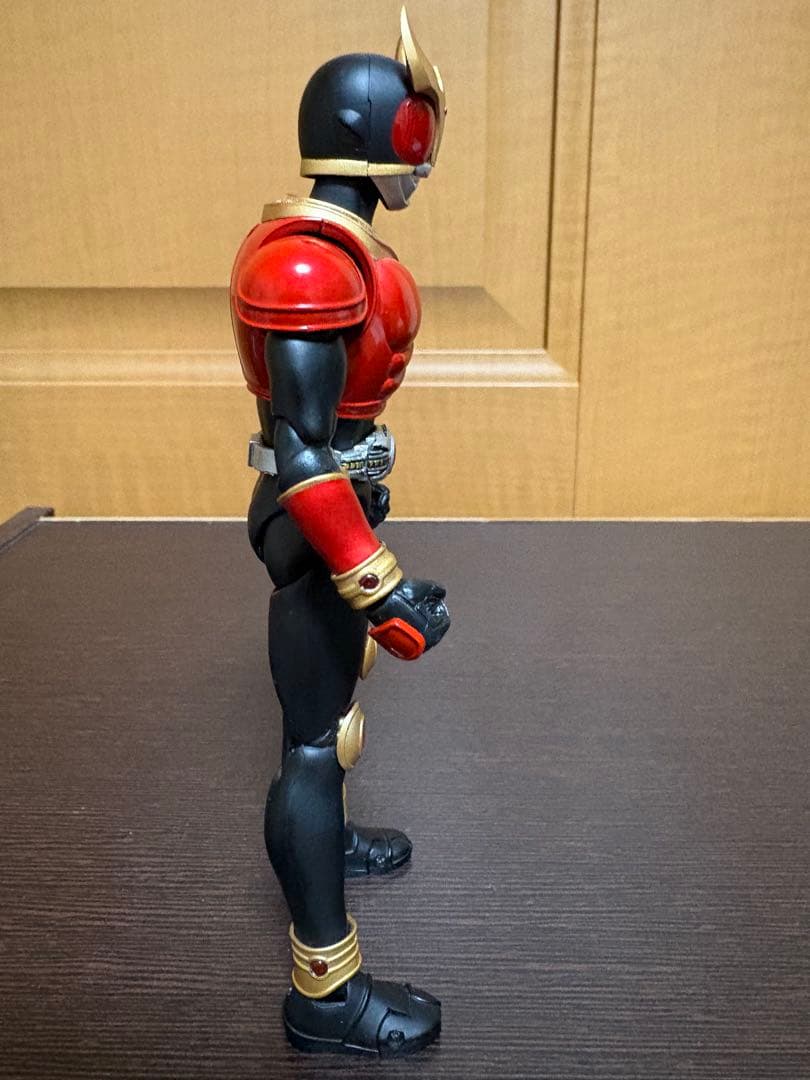 フィギュアーツ　真骨彫　仮面ライダークウガ　マイティフォーム