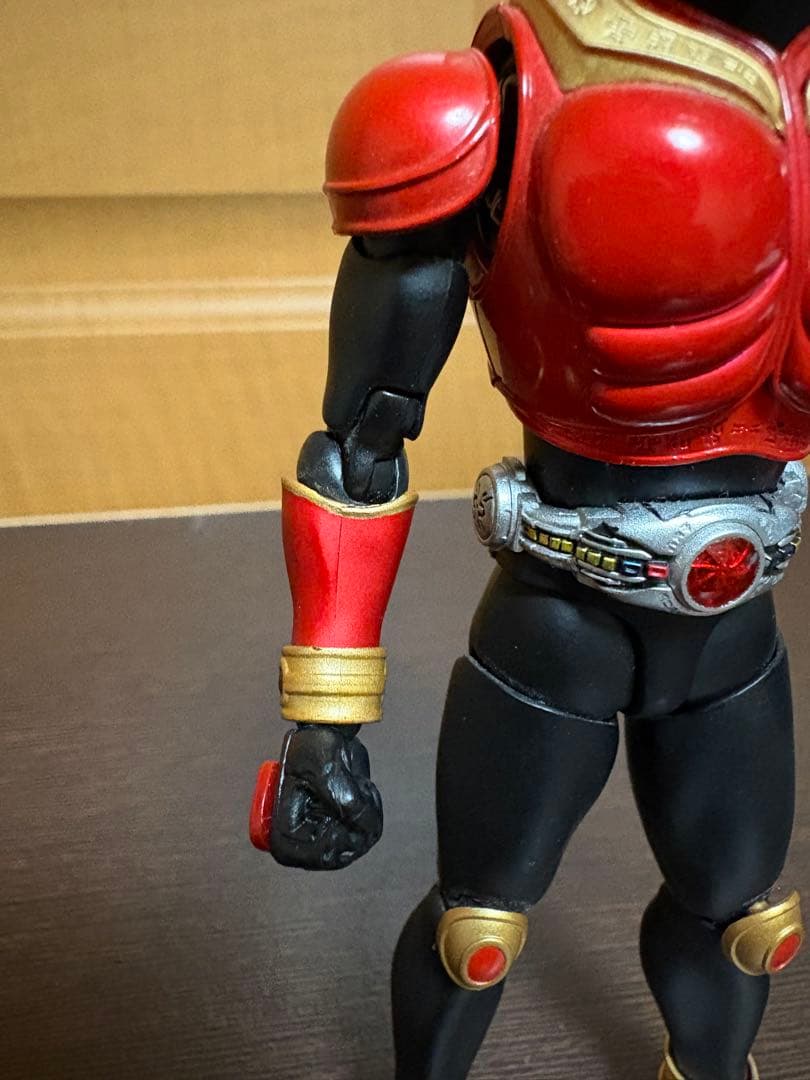 フィギュアーツ　真骨彫　仮面ライダークウガ　マイティフォーム