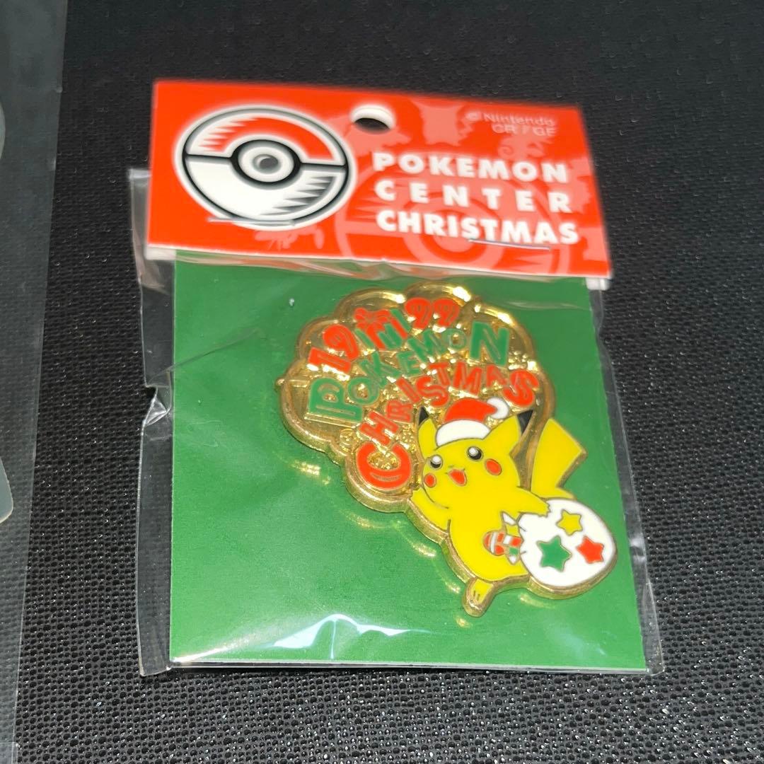 ポケモンセンター　クリスマス　ピカチュウ　ピンバッジ　ステッカーセット