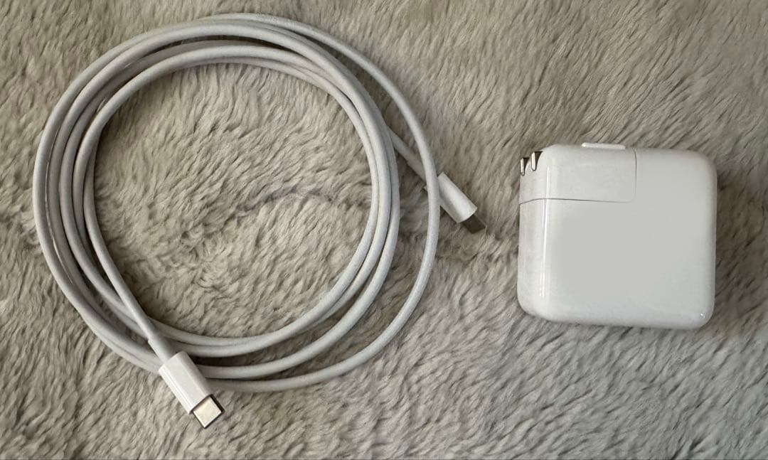 MacBook Air(M1) 8GB/256GB/バッテリー100%