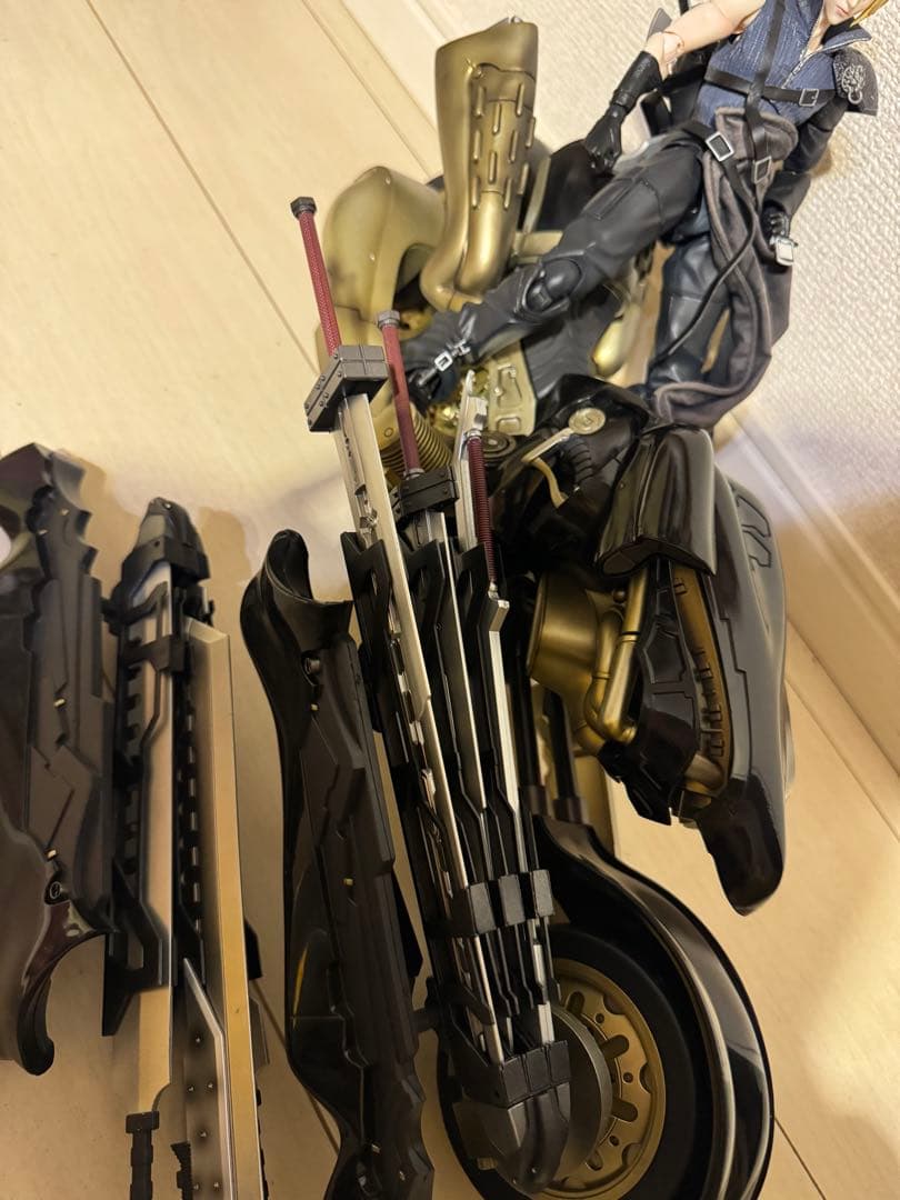 プレイアーツ改 クラウド・ストライフ&フェンリルフィギュア