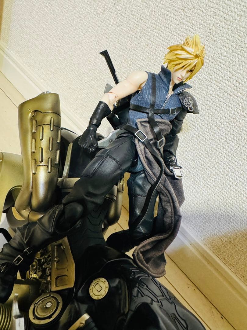 プレイアーツ改 クラウド・ストライフ&フェンリルフィギュア