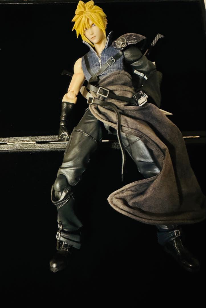 プレイアーツ改 クラウド・ストライフ&フェンリルフィギュア