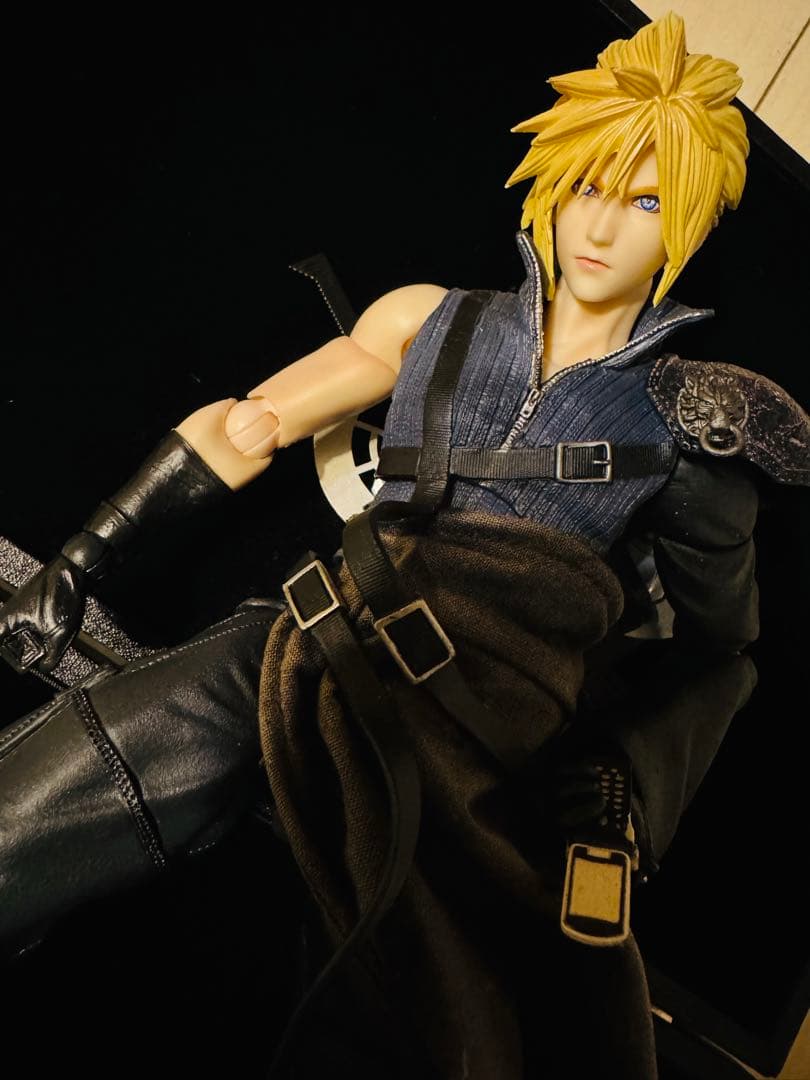 プレイアーツ改 クラウド・ストライフ&フェンリルフィギュア