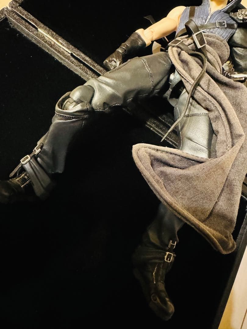 プレイアーツ改 クラウド・ストライフ&フェンリルフィギュア