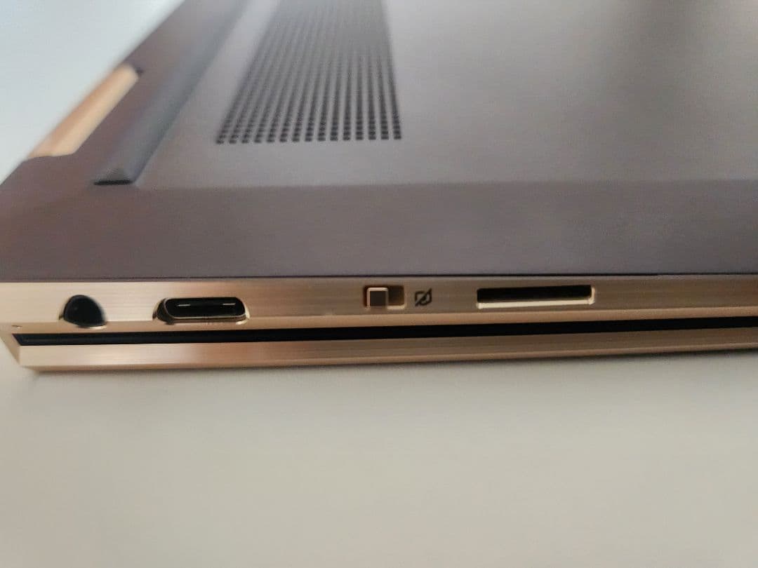 HP Spectre x360 Cinvertible 8GB 13.3インチ