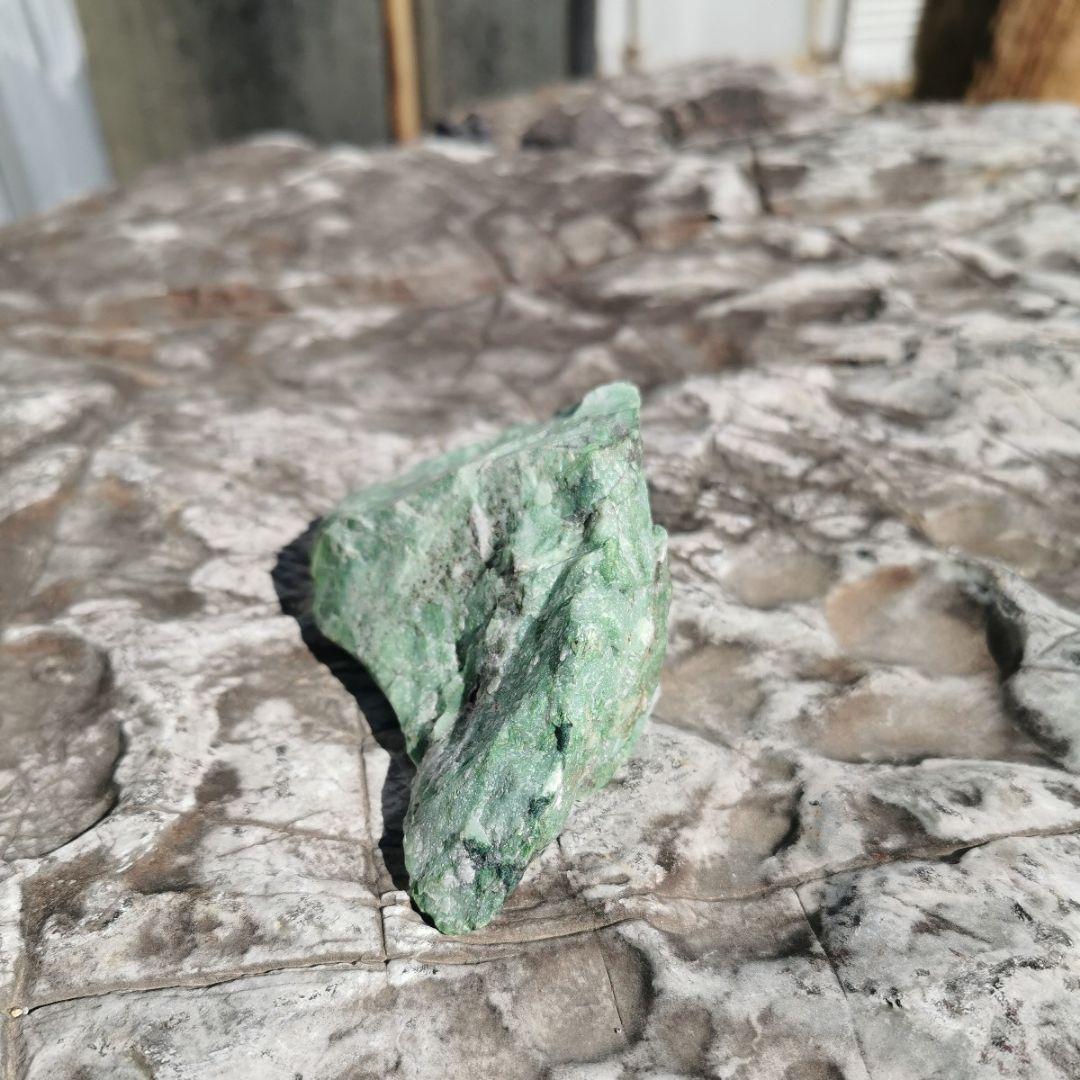 ナミビア翡翠　278.5　翡翠　ヒスイ　鑑賞石　石　置物　オブジェ　インテリア