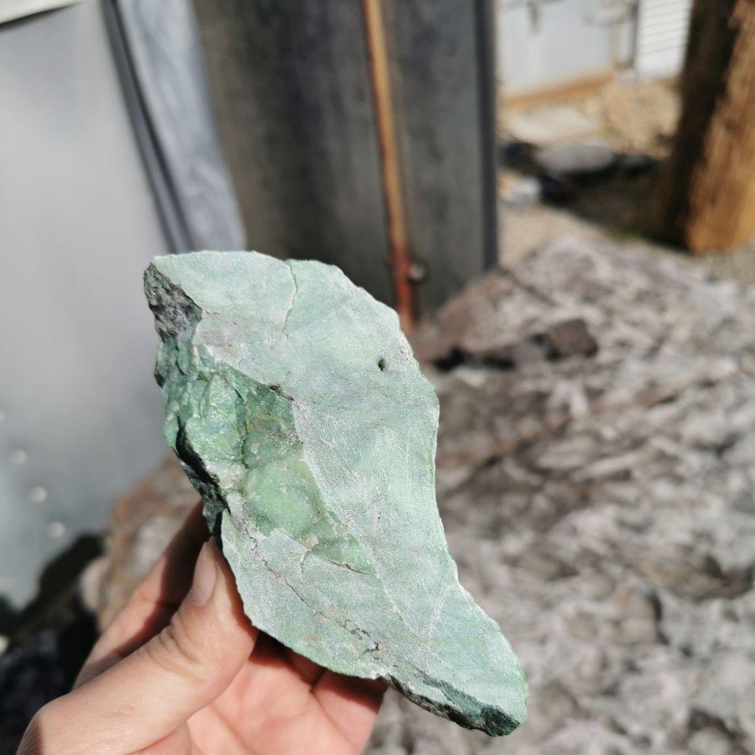 ナミビア翡翠　278.5　翡翠　ヒスイ　鑑賞石　石　置物　オブジェ　インテリア