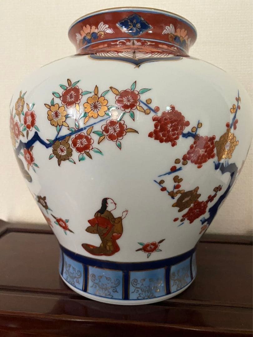 有田焼　染錦金彩人物図　絢爛豪華 松竹梅図　花瓶壺　花器
