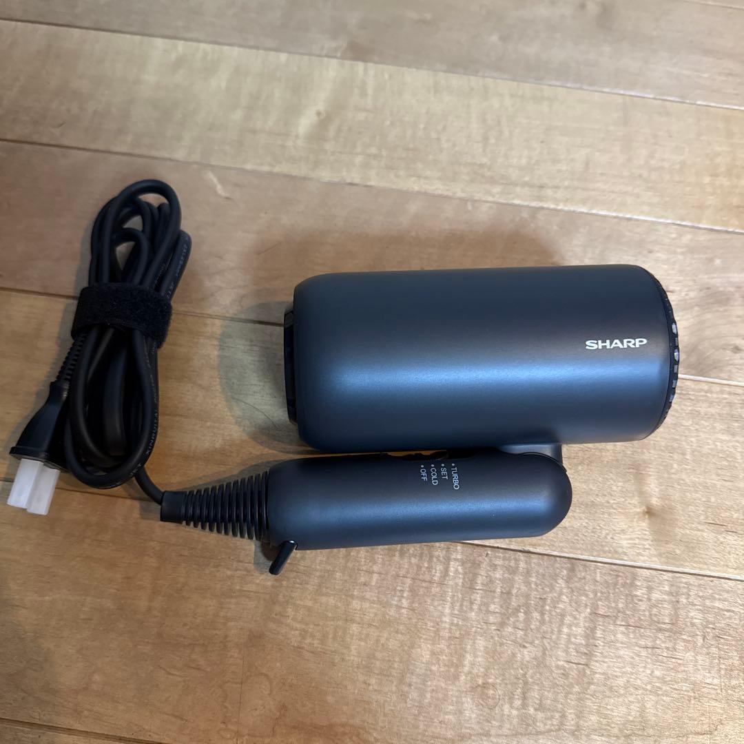 Hokuriiiin 　SHARP ヘアドライヤー IB-P300-B