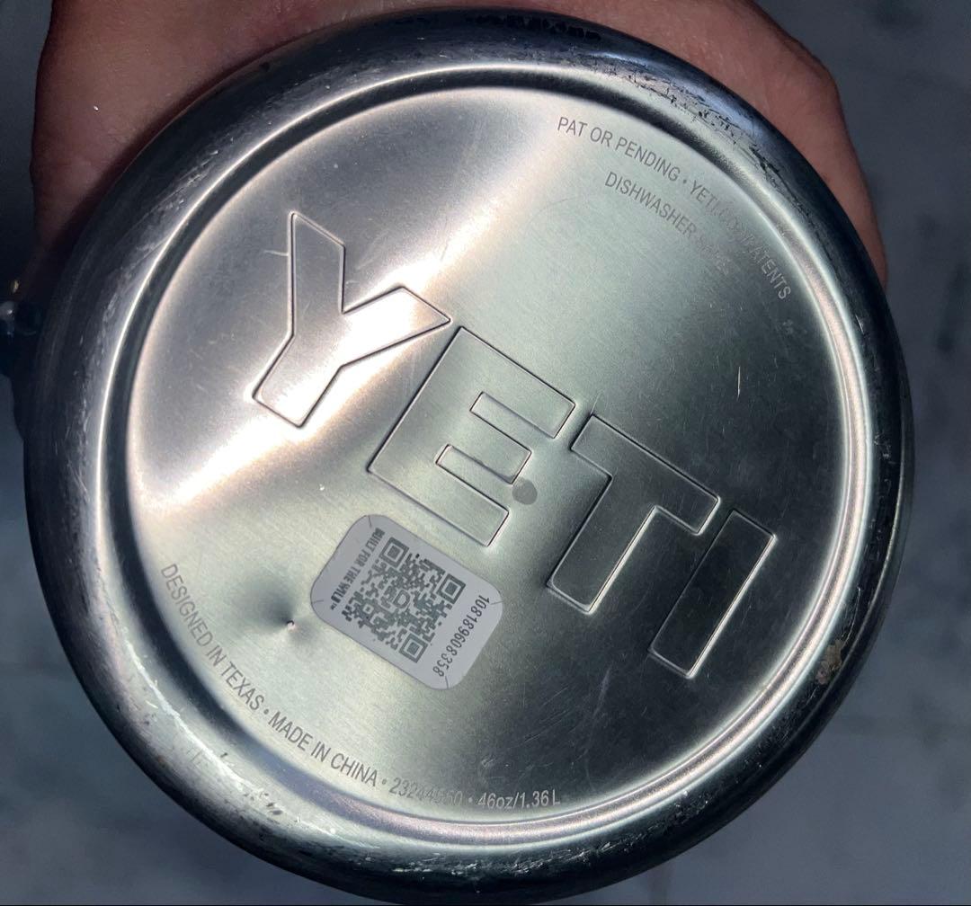 デカめ46oz YETI ステンレスボトル ネイビー