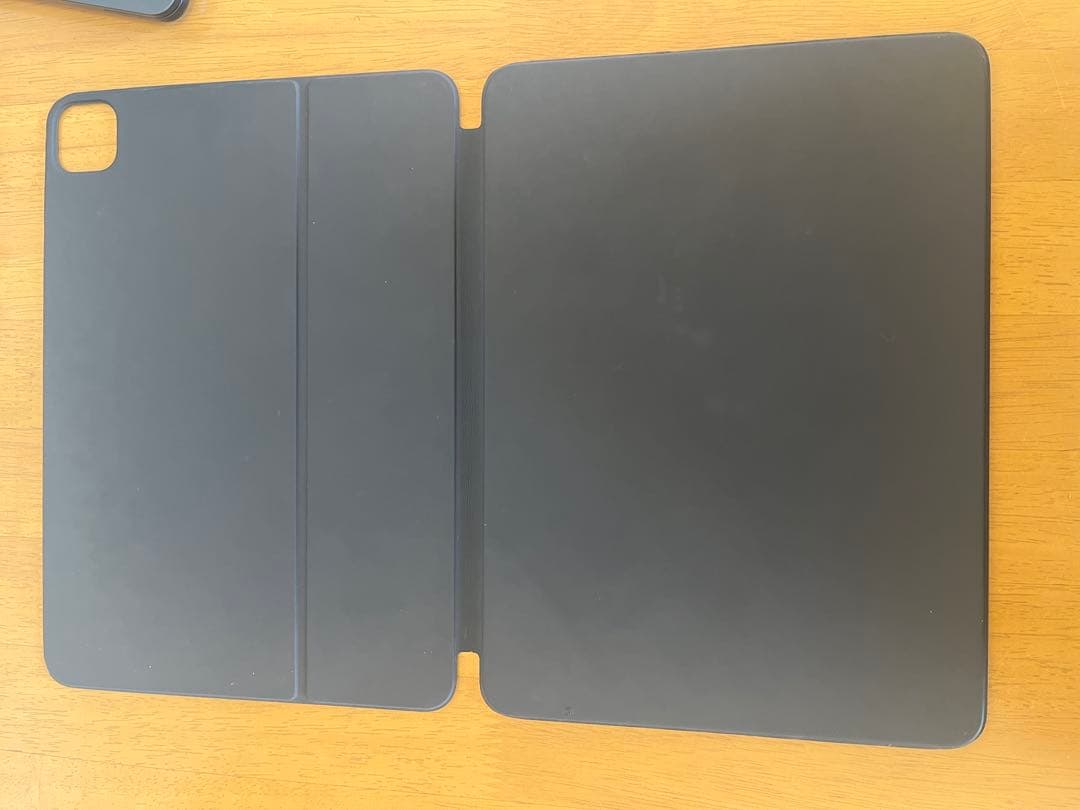 純正Apple iPad Pro Smart Keyboard Folio11
