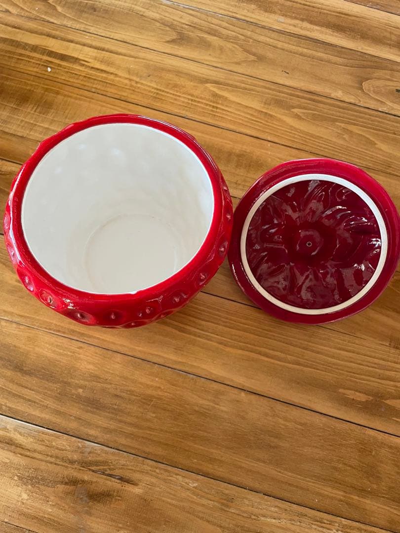 昭和レトロ　陶器のイチゴ型 容器　キャニスター　置物にも　ビンテージ