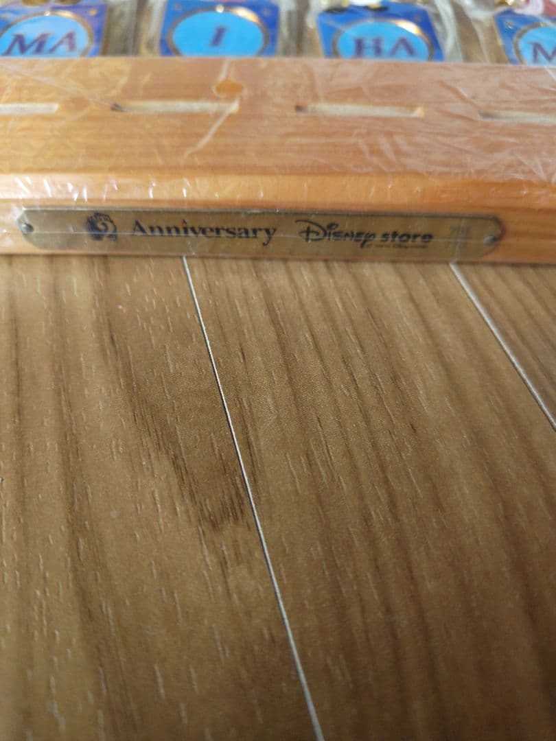 770セット限定　2002年ディズニーストア at TDR2周年記念のピンバッジ