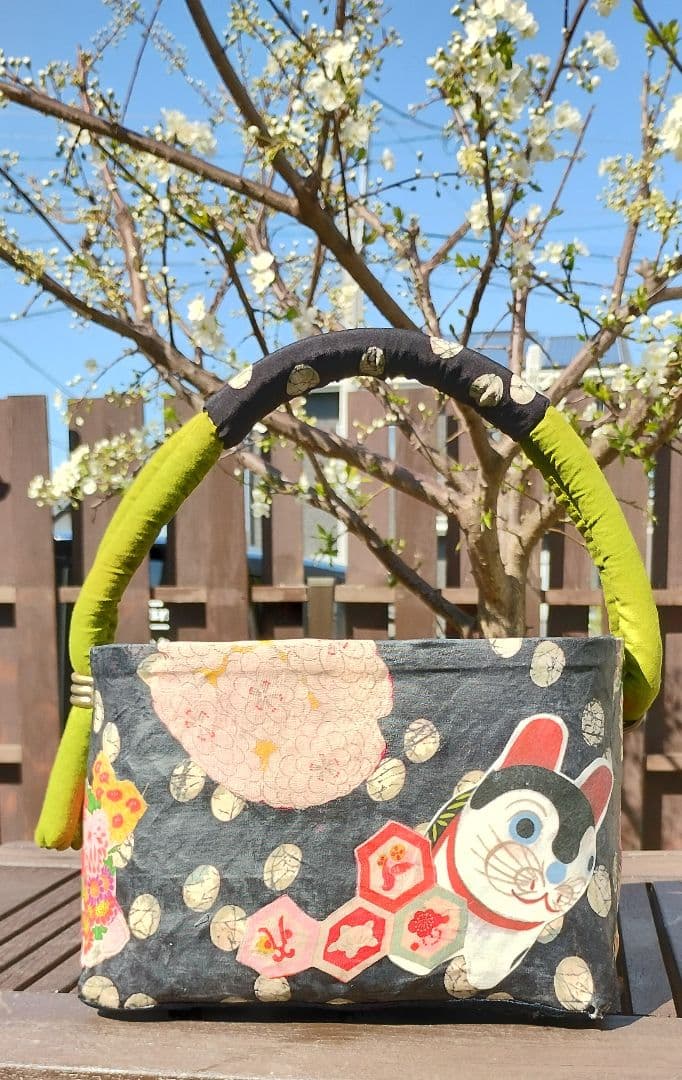 一閑張りバッグ　犬張子　花　黒　ハンドメイド