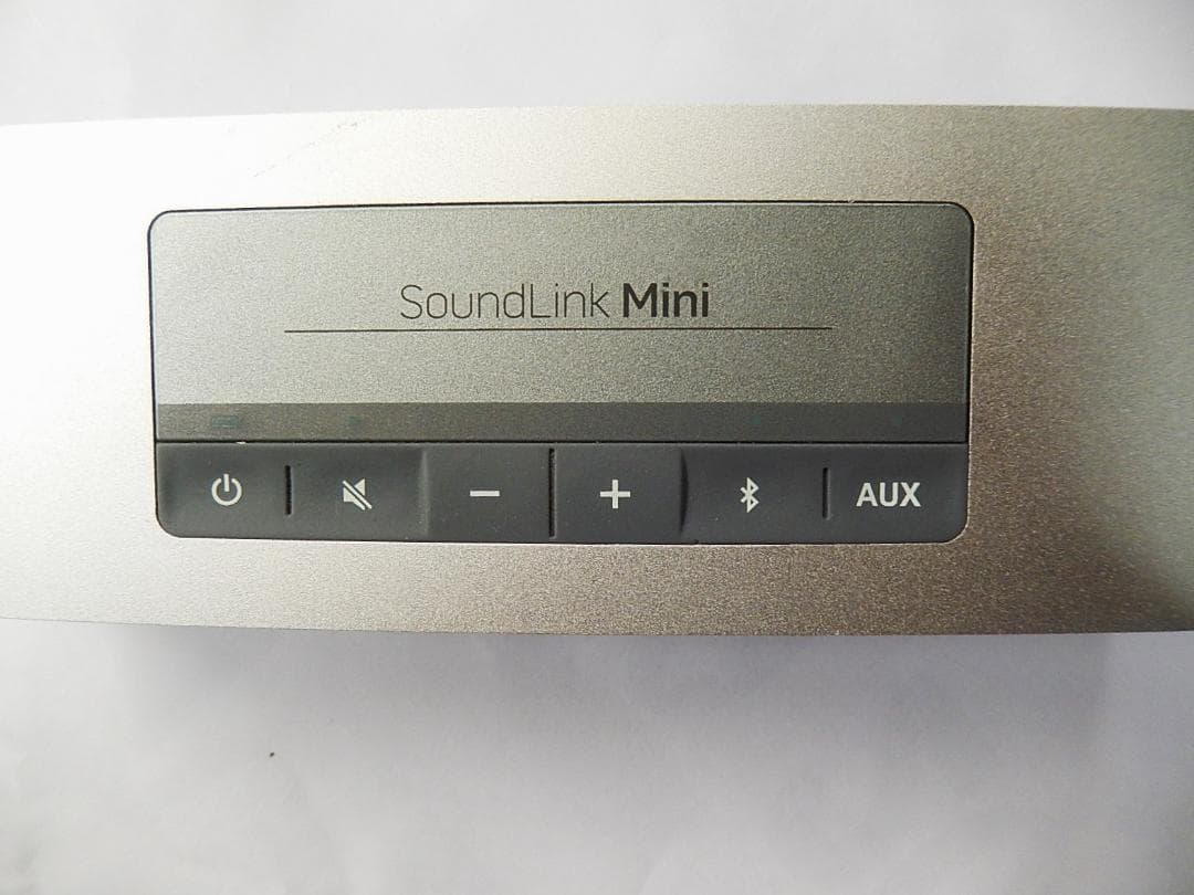 Bose SoundLink Mini 5点セット、外に類はなく説明書付きです。
