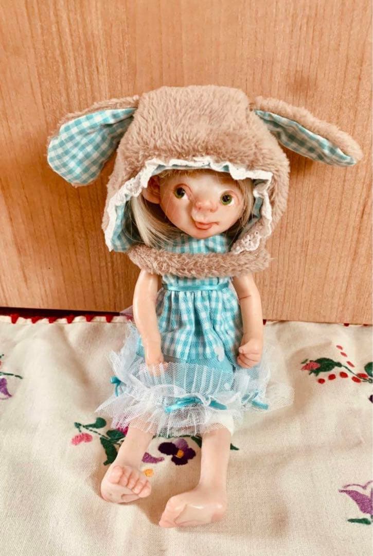ハンドメイド　サーニットドール　うさぎちゃん