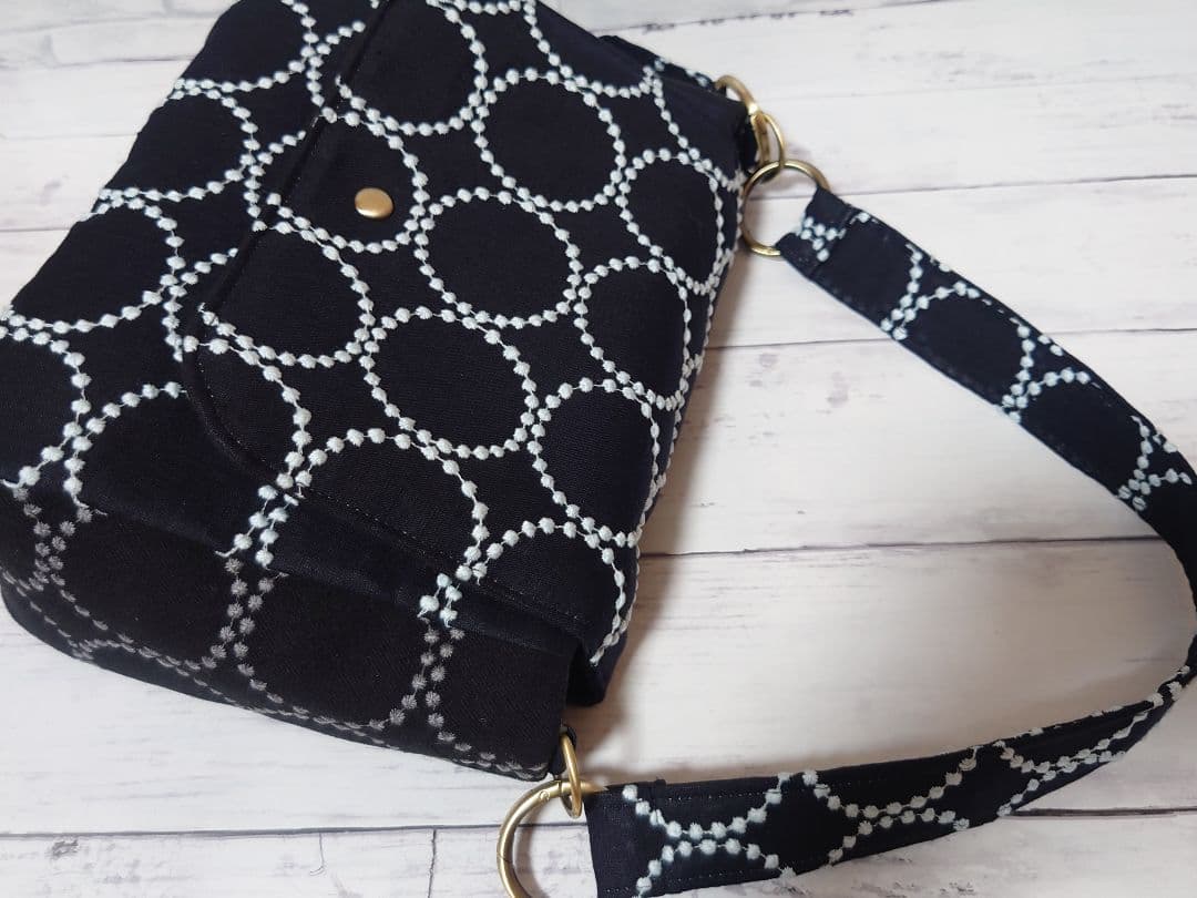 tambourine　navy ミナペルホネン カバーバッグ