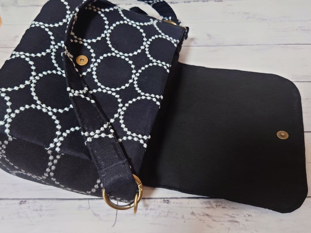 tambourine　navy ミナペルホネン カバーバッグ