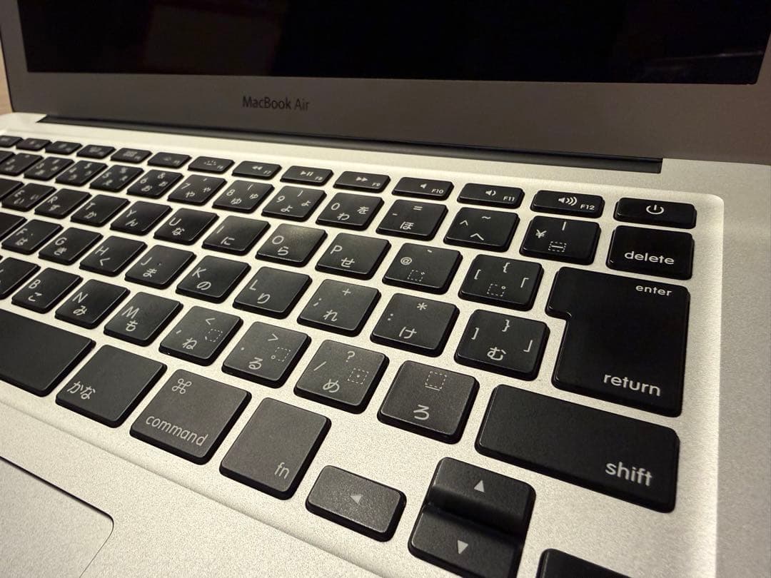 【美品】Apple MacBook Air 13インチ A1466（128GB）