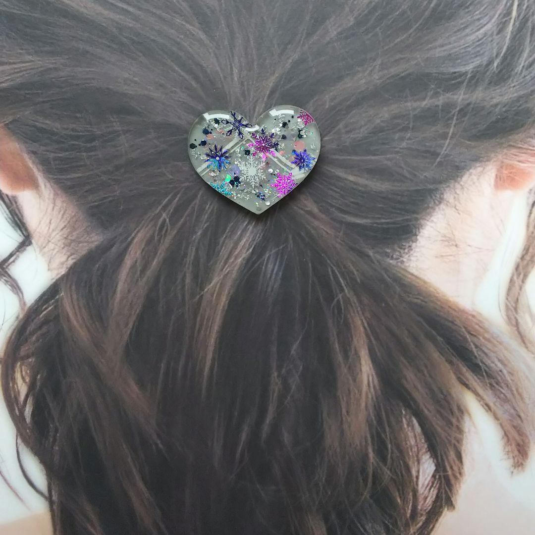 キラキラ雪の結晶ハートレジンヘアゴム