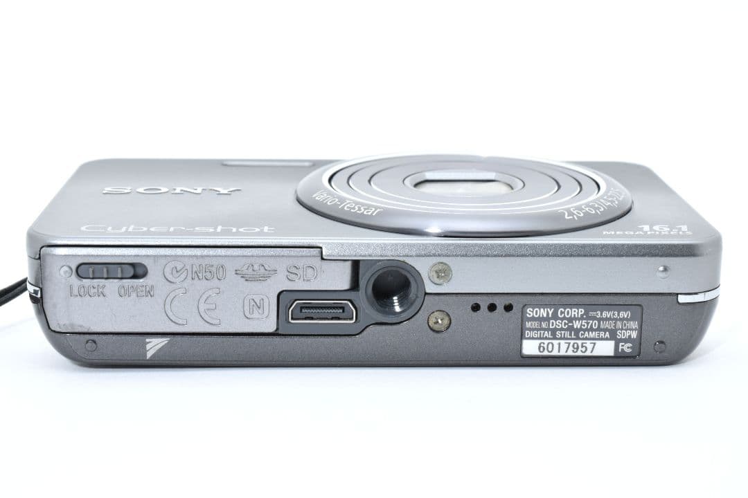 極美品　SONY ソニー コンパクトデジタルカメラ DSC-W570
