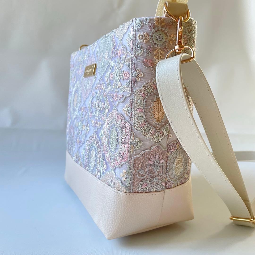インド刺繍六角チュール生地ホワイトピンク系と合皮　ショルダーバッグ