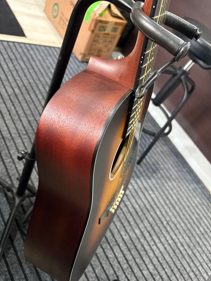 マーチンアコースティックギター サンバースト 6弦