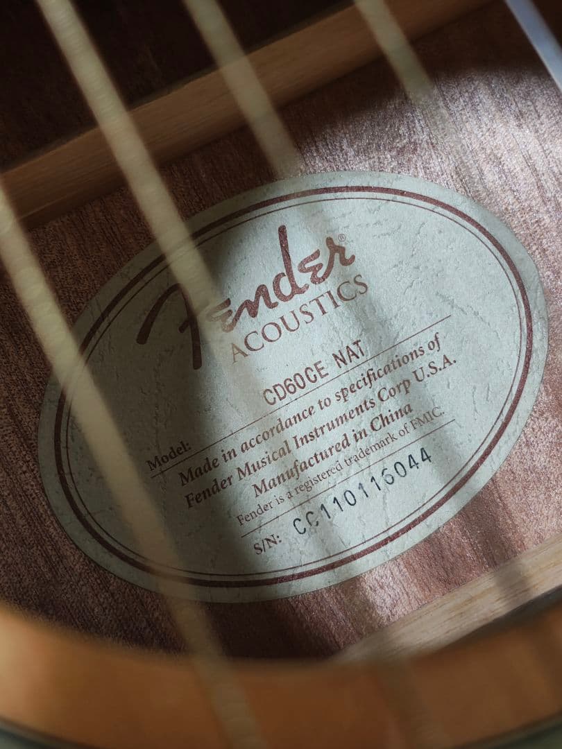 FenderエレアコCD-60CE NAT/美品 ギグケース付