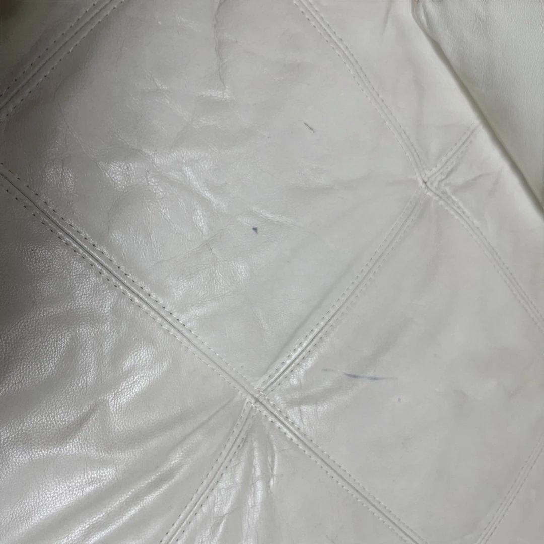 ニトリカウチソファ本革(一部合皮)ホワイト　ベンチ側　商品価格¥20000