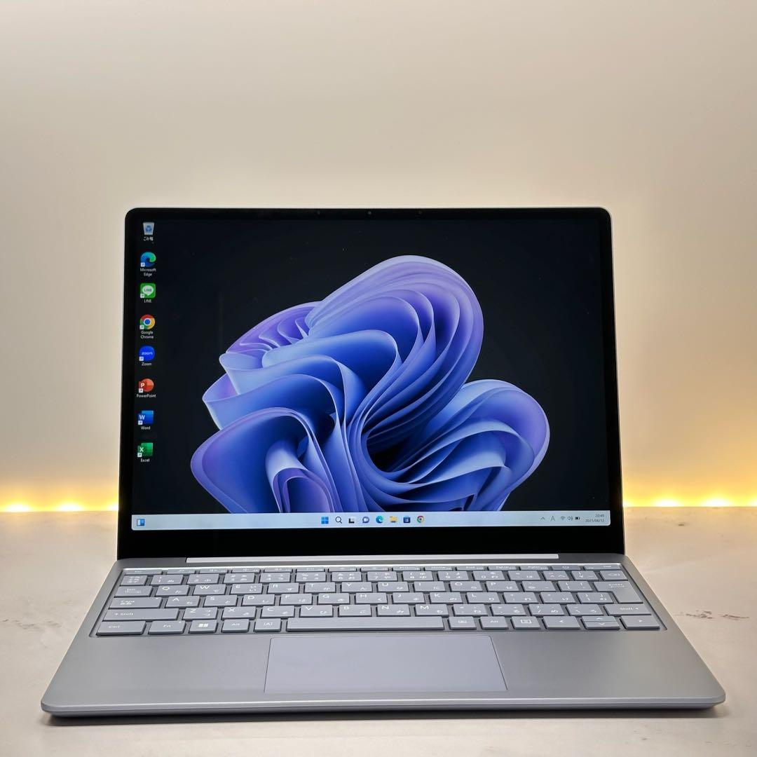 準新品　Surface Laptop Go2 i5/8/256 Office