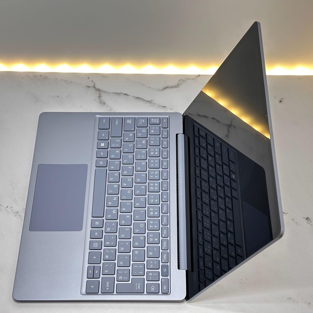 準新品　Surface Laptop Go2 i5/8/256 Office