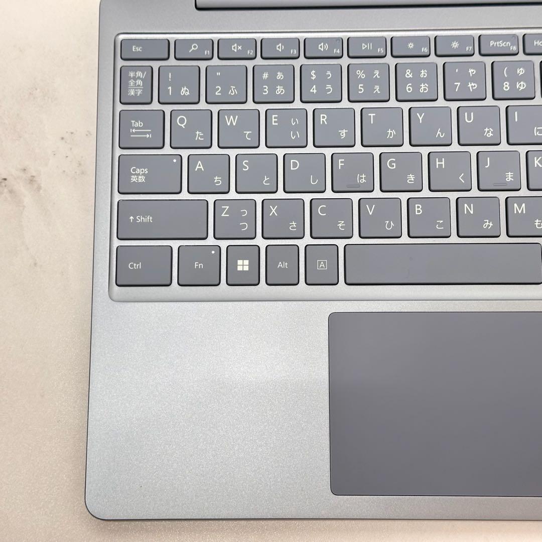 準新品　Surface Laptop Go2 i5/8/256 Office